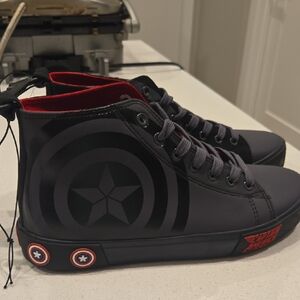 Marvel Captain America High-Top Sneakers - Gray and Red